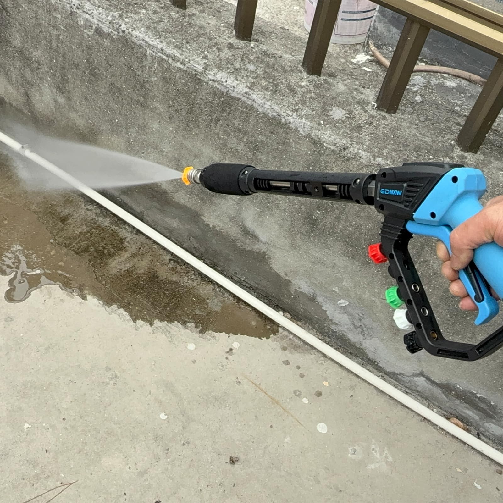 GDHXW ergonomic grip with 360-degree swivel reduces hand fatigue during sessions.