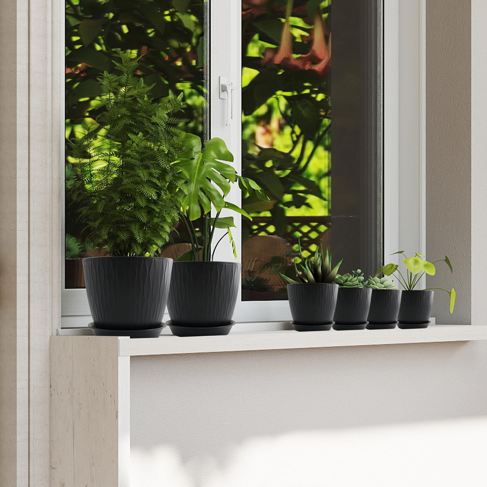 GDJUQZ round design blends with any decor while showcasing plants.