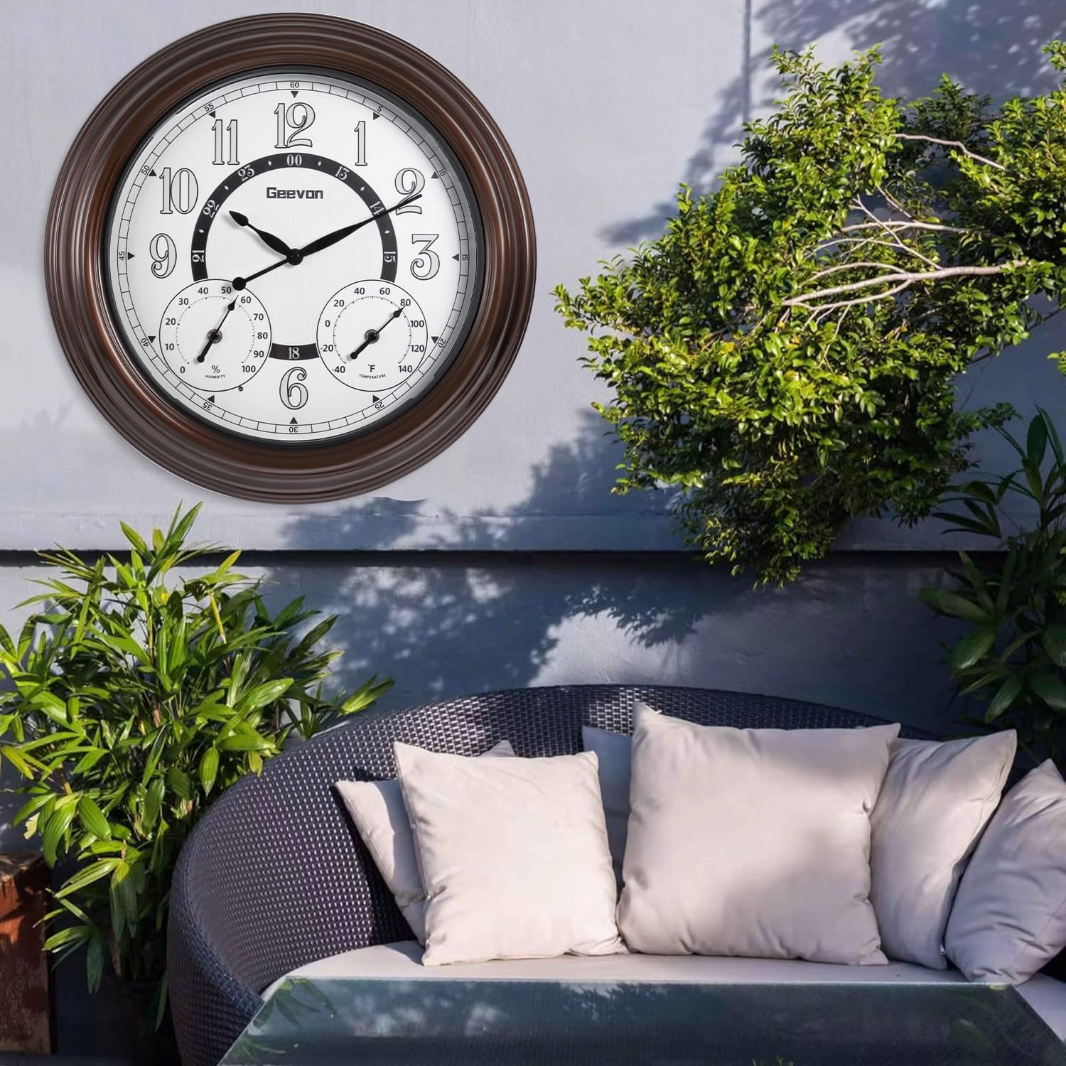 Geevon outdoor clock light mode powered by four D batteries for visibility