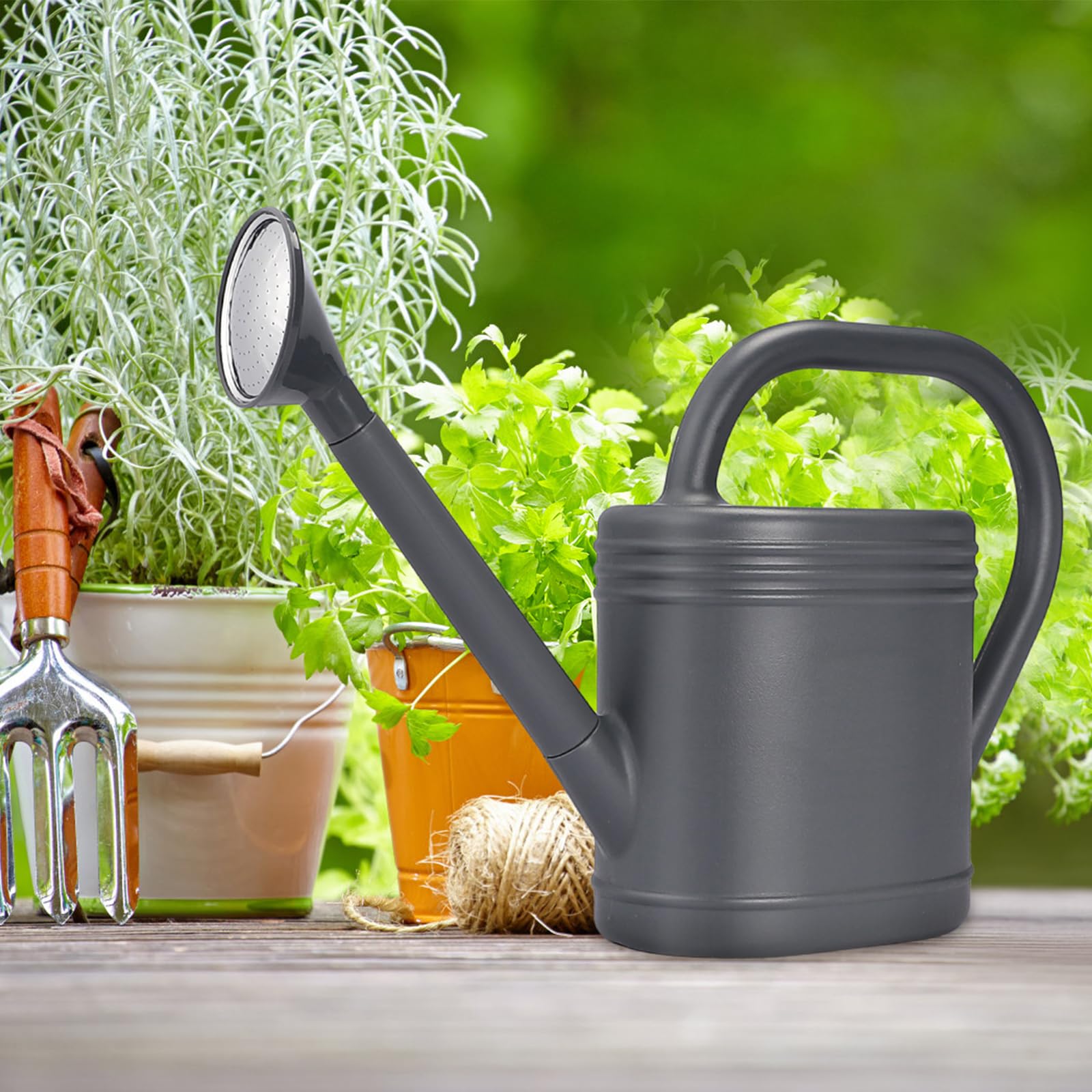 Gegemaoyi large-spout can reach indoor shelves and outdoor beds