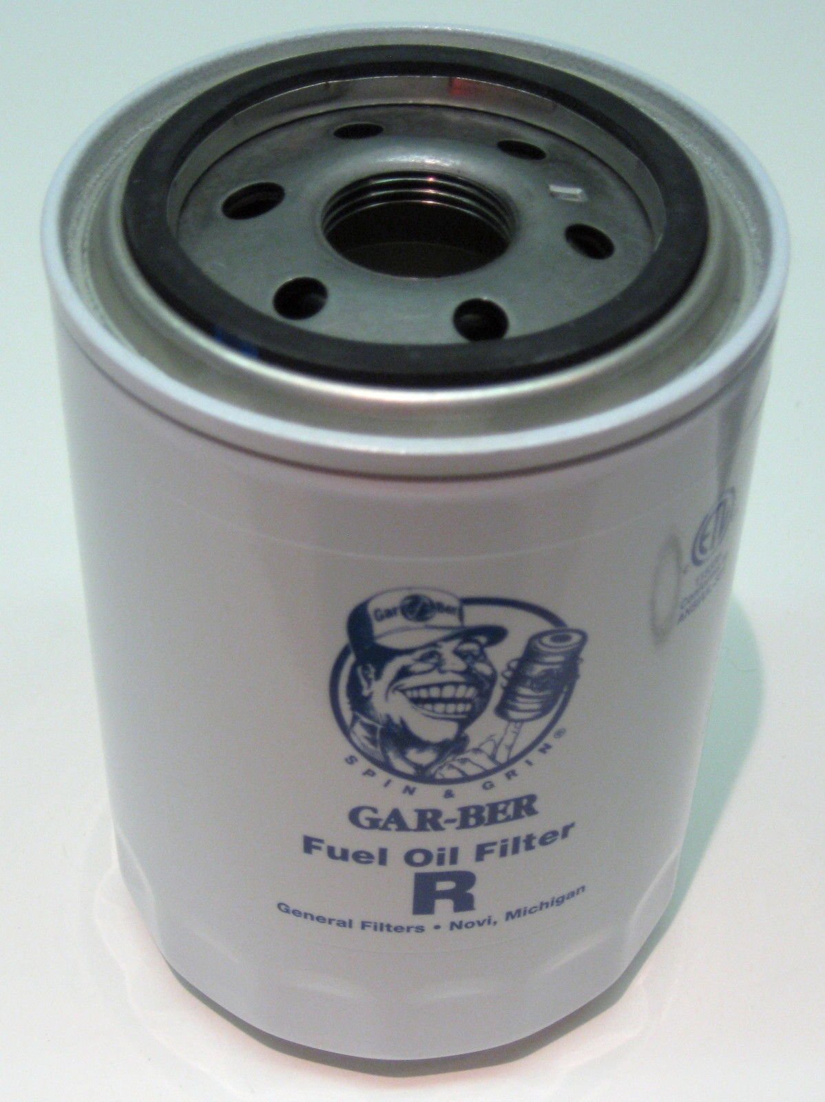 General Filters oil 2605-R epoxy-coated can dimensions aid fit checks.