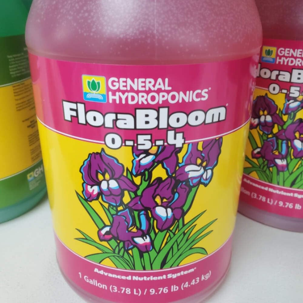 General Hydroponics FloraBloom 0-5-4 bottle for flowering and fruiting support in hydroponic systems