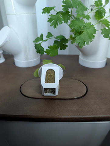 Generic Grow Cubes Easy-to-clean with warm soapy water.