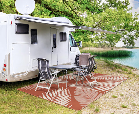 GENIMO rug with corner loops and stakes stays secure on windy days.