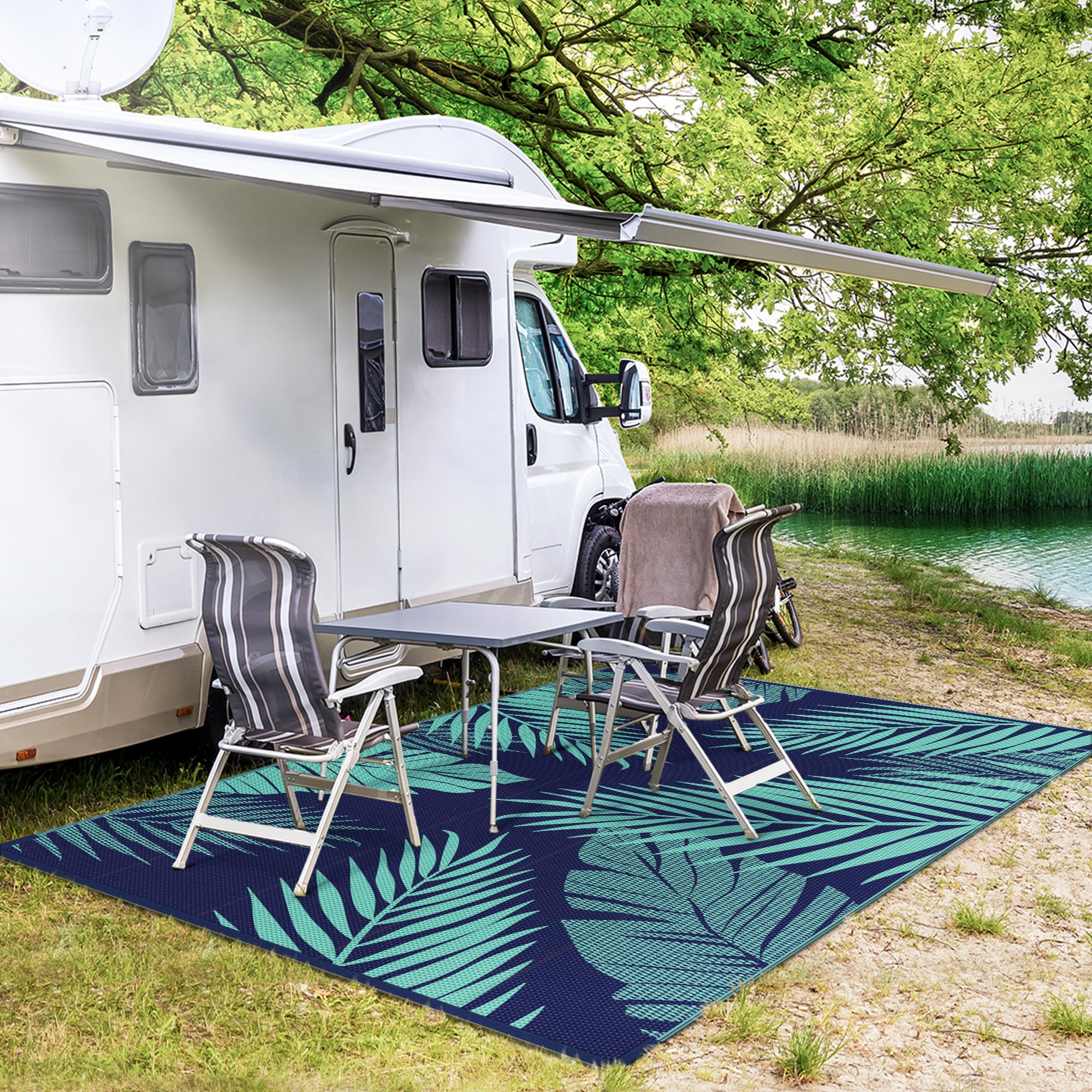 GENIMO rug with corner loops and stakes stays secure on windy decks
