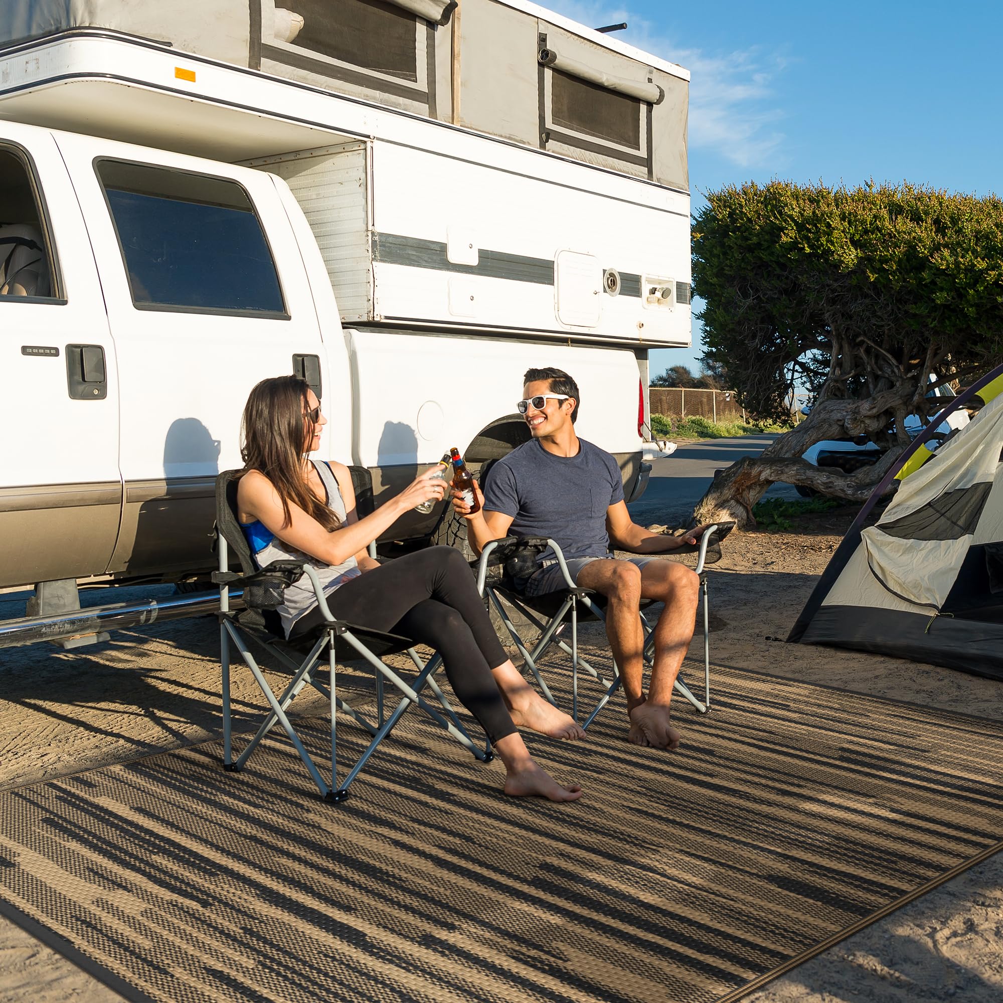 GENIMO outdoor rug with stain-resistant surface for easy cleaning.