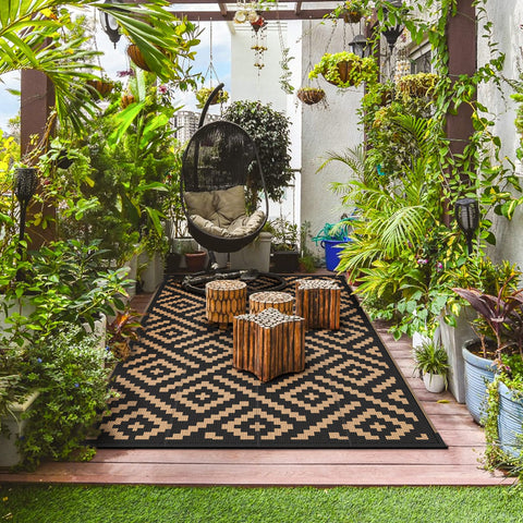 GENIMO outdoor rug side B geometric pattern offers a fresh look.