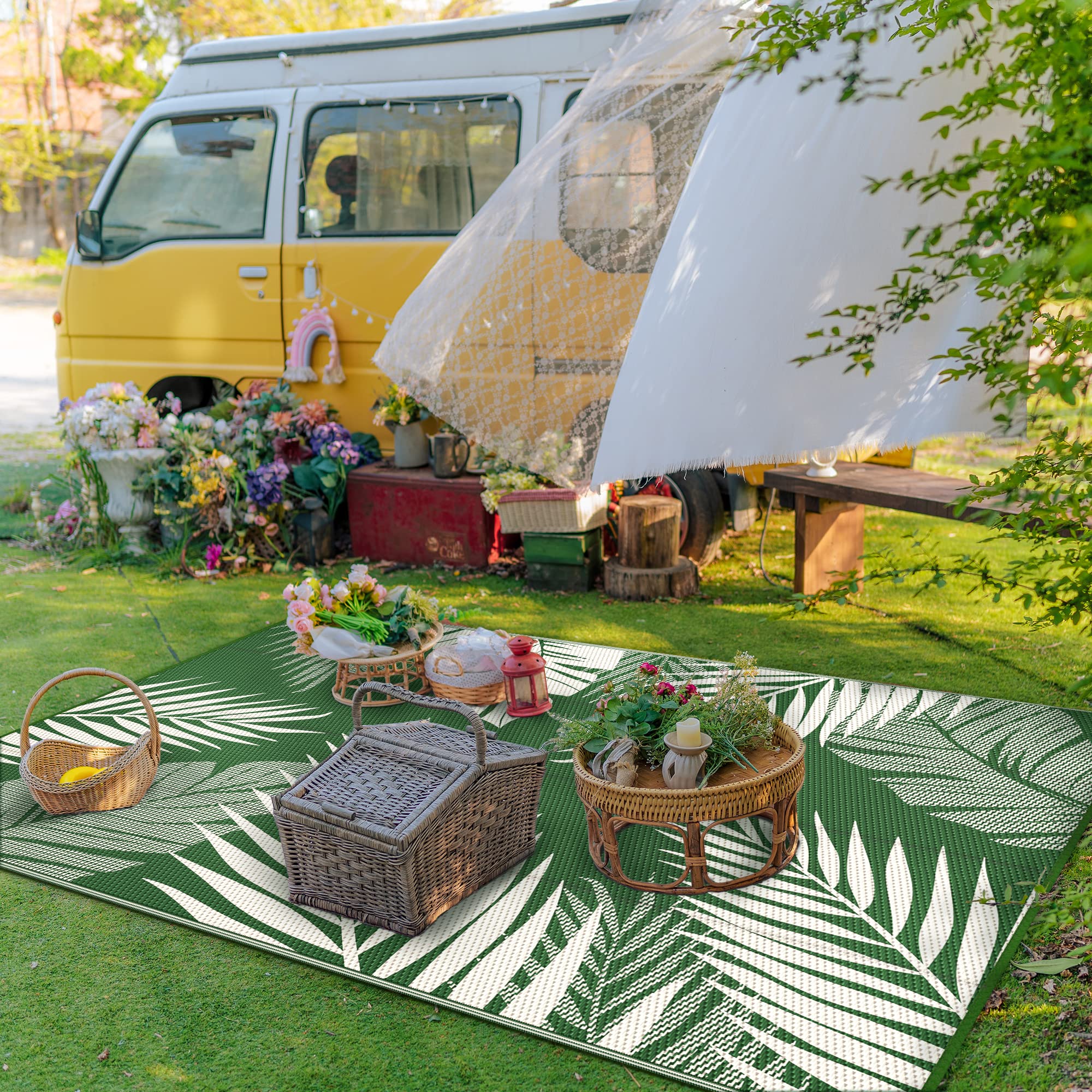 GENIMO waterproof outdoor rug stays clean and dries quickly after spills.