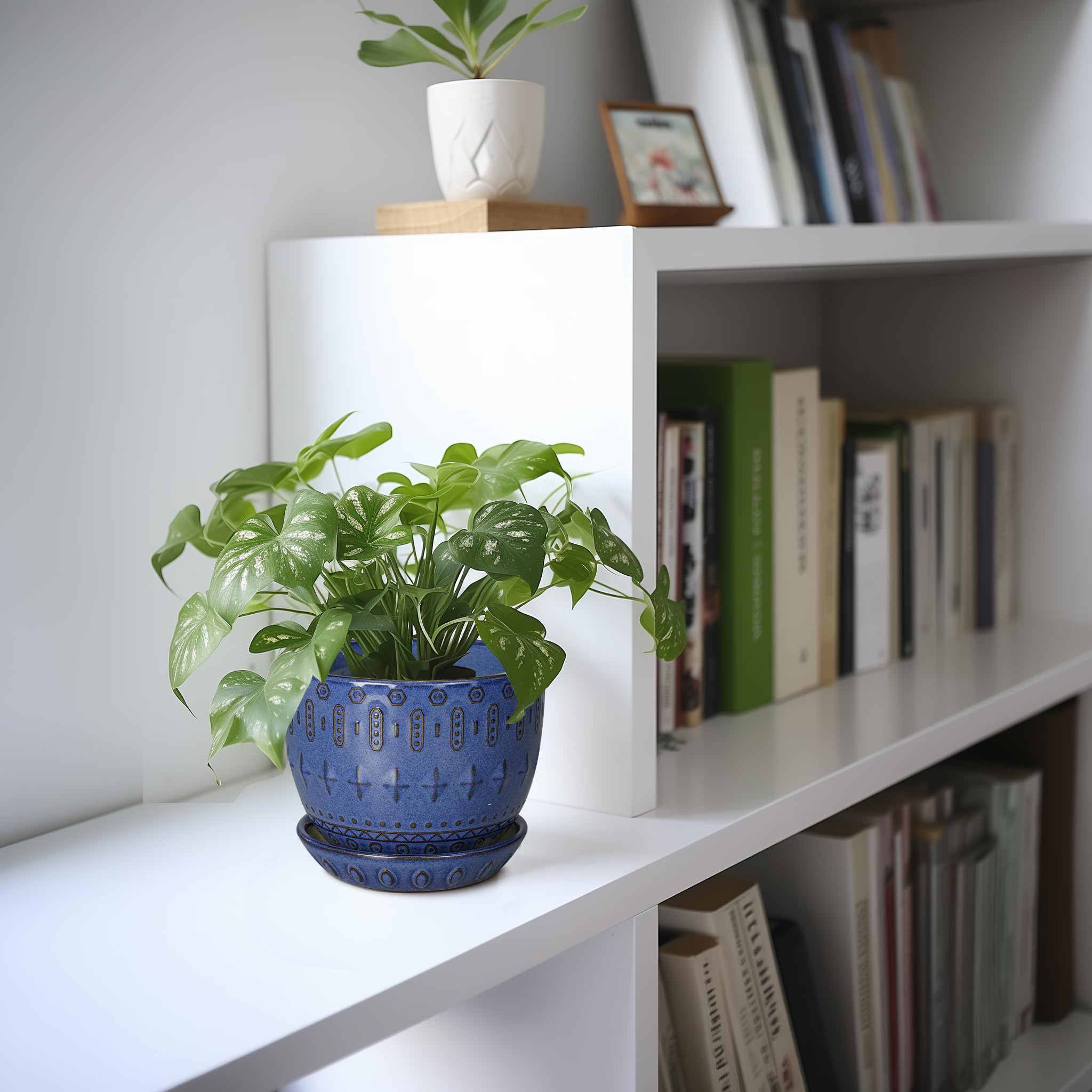 G EPGardening blue planter close-up highlights glossy glaze.