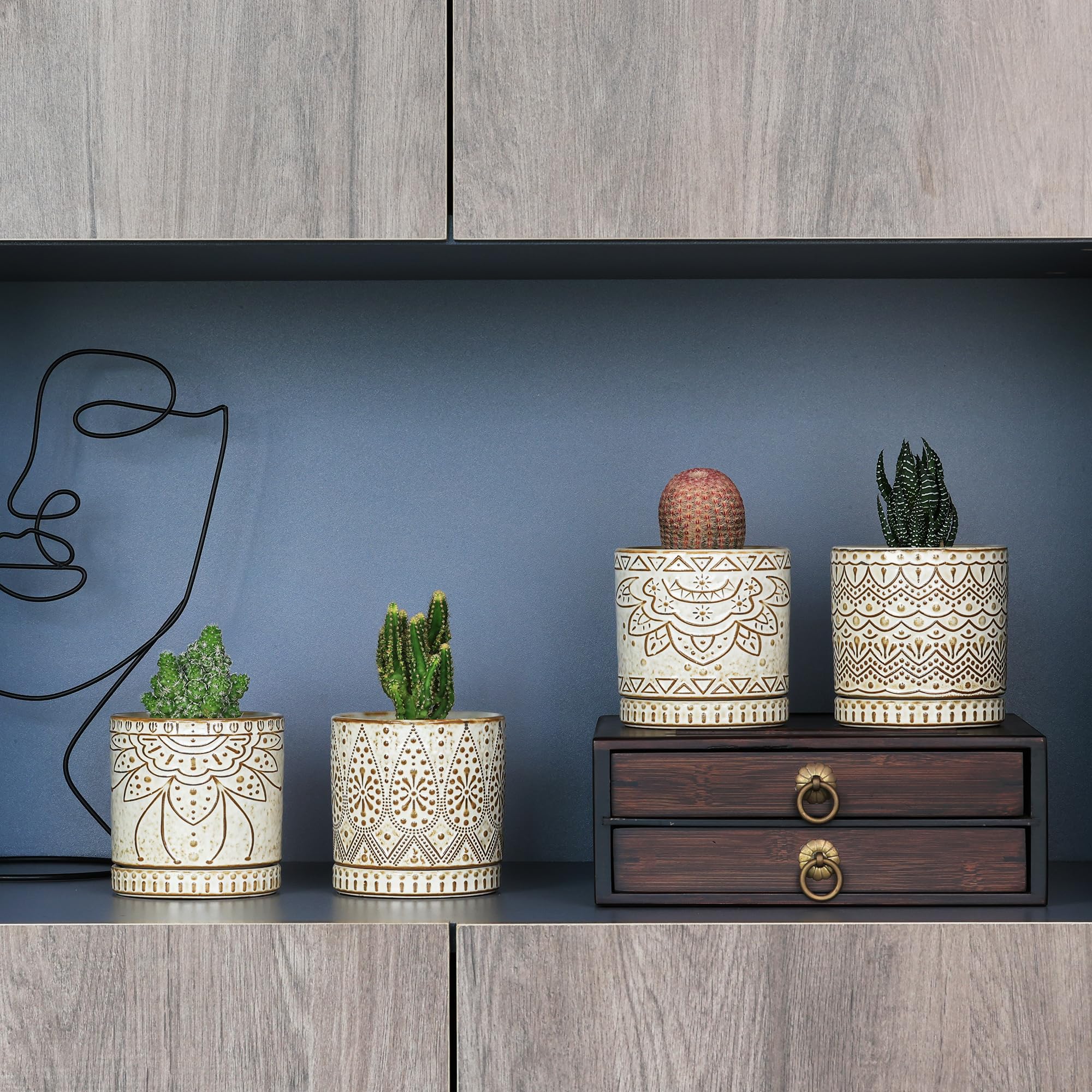 Gepege mini ceramic pot on a desk suits small herbs.