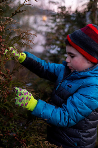 G and F JustForKids gloves show breathable cotton for cool hands