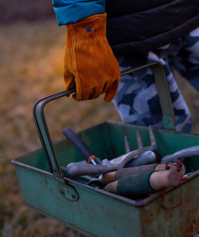 GF JustForKids gloves resist dirt and clean up easily after use.