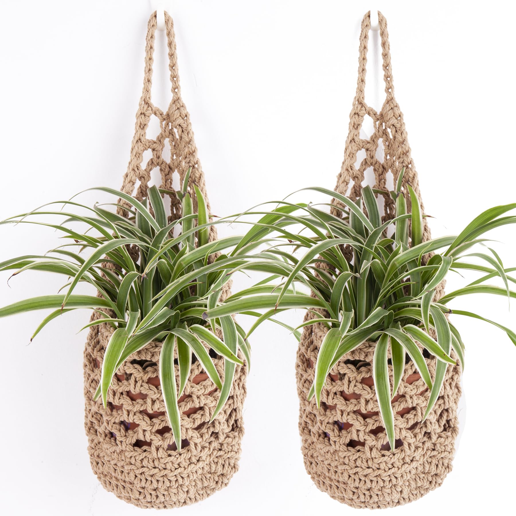 GGMOVE hanging planter for a 6-inch pot adds boho style to your living room