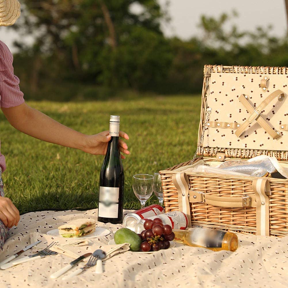 G GOOD GAIN Insulated cooler bag integrated with basket to keep items cool.
