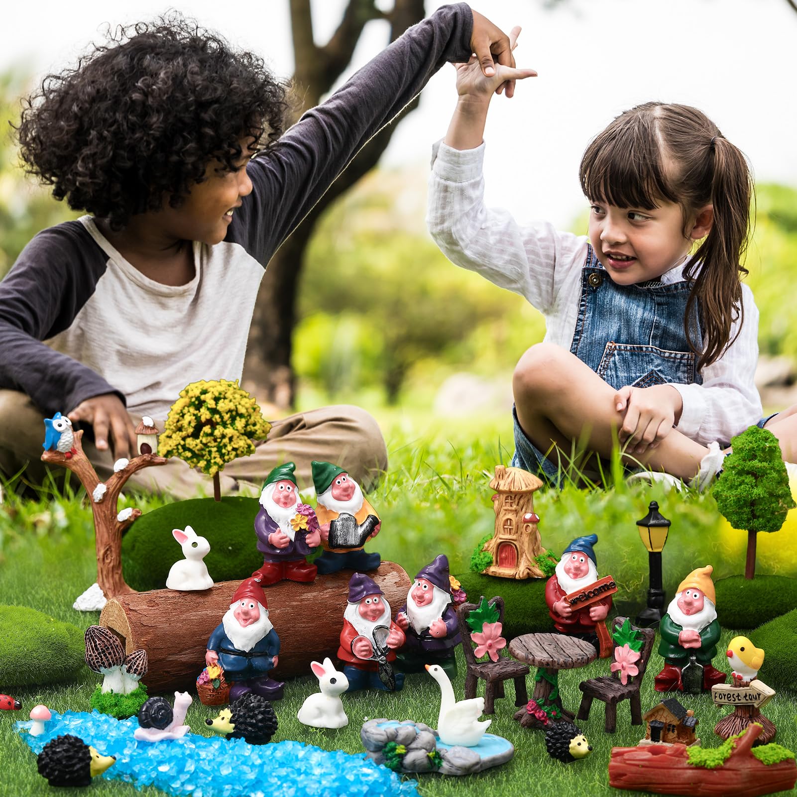 GGSTDDUP birds, owls, and lawn accents brighten outdoor miniatures.