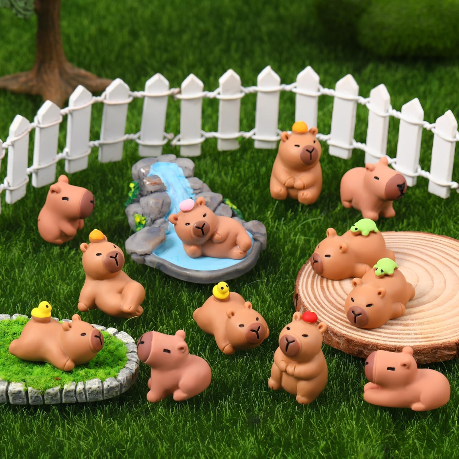 GGSTDDUP resin capybaras in multiple styles for creative displays.