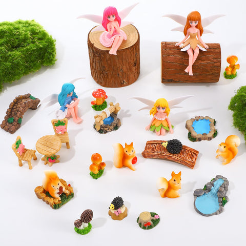 GGSTDDUP squirrel figures add lively woodland charm to planters or terrariums.