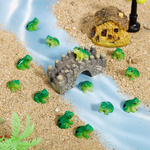 GGSTDDUP mini frogs dollhouse scene uses charming green figures for tiny displays.