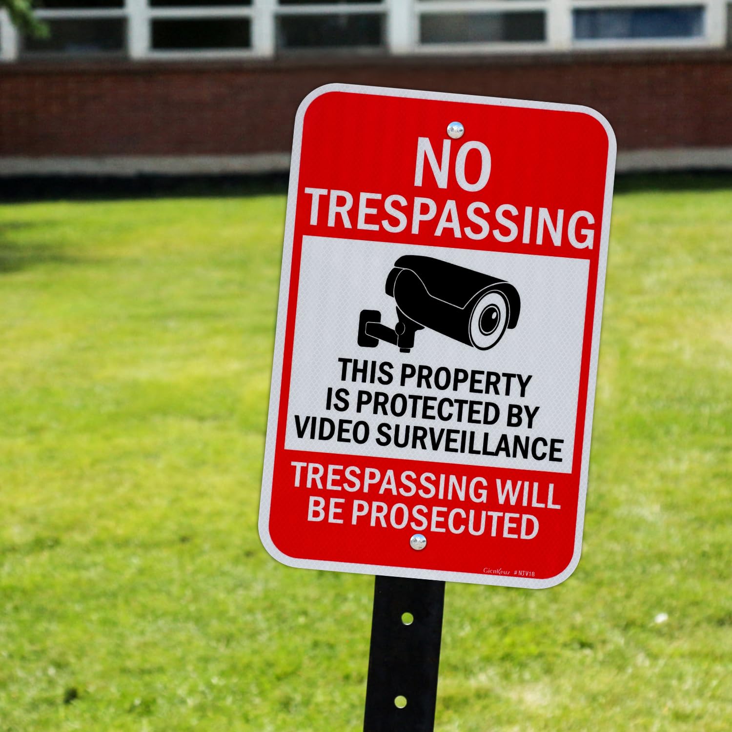 GicnKeuz Durable graffiti-resistant sign maintains clarity despite vandalism attempts.