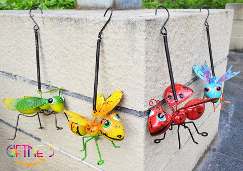 GIFTME 5 hanging garden art for trees and porches enhances entryways.