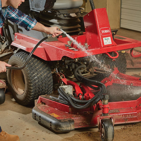 Gilmour metal front-threaded connection enables versatile attachments with this nozzle.