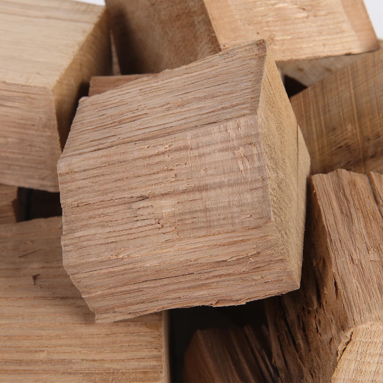 Gimgsoen oak chunks bark-free processing reduces bitterness and sparks