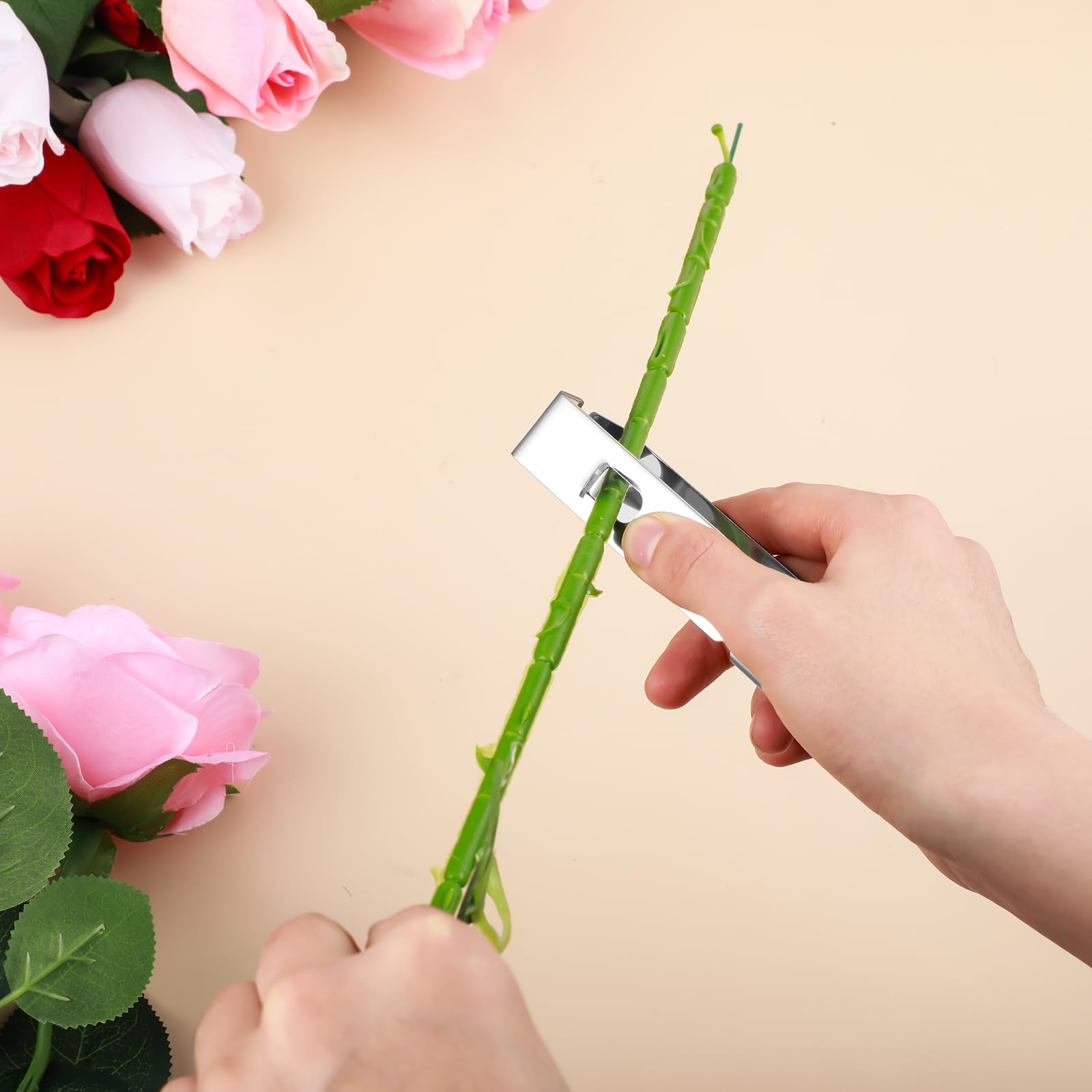 Gisafai rose-thorn-stripper easy-grip handle supports comfortable handling.