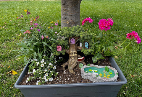 GlitZGlam Duck Pond measures 7x5 inches to fit shelves or gardens.