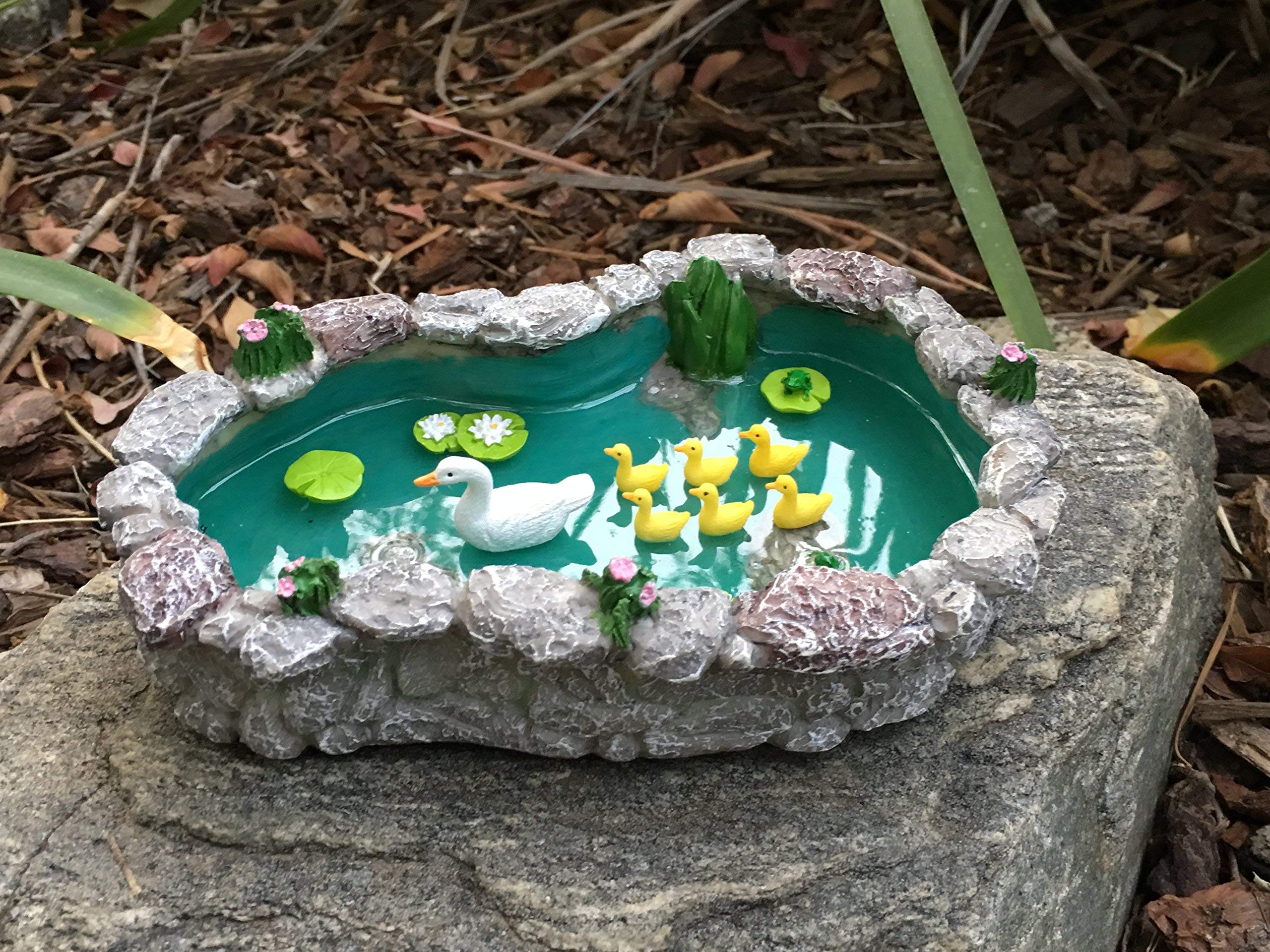 GlitZGlam Duck Pond mother duck and ducklings bring life to tiny garden displays.