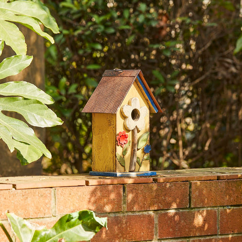 Glitzhome outdoor bird house is ideal for patios, gardens, or backyards.