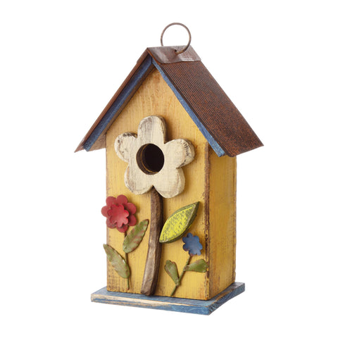Glitzhome sturdy jute rope hanger simplifies outdoor installation on trees or eaves.