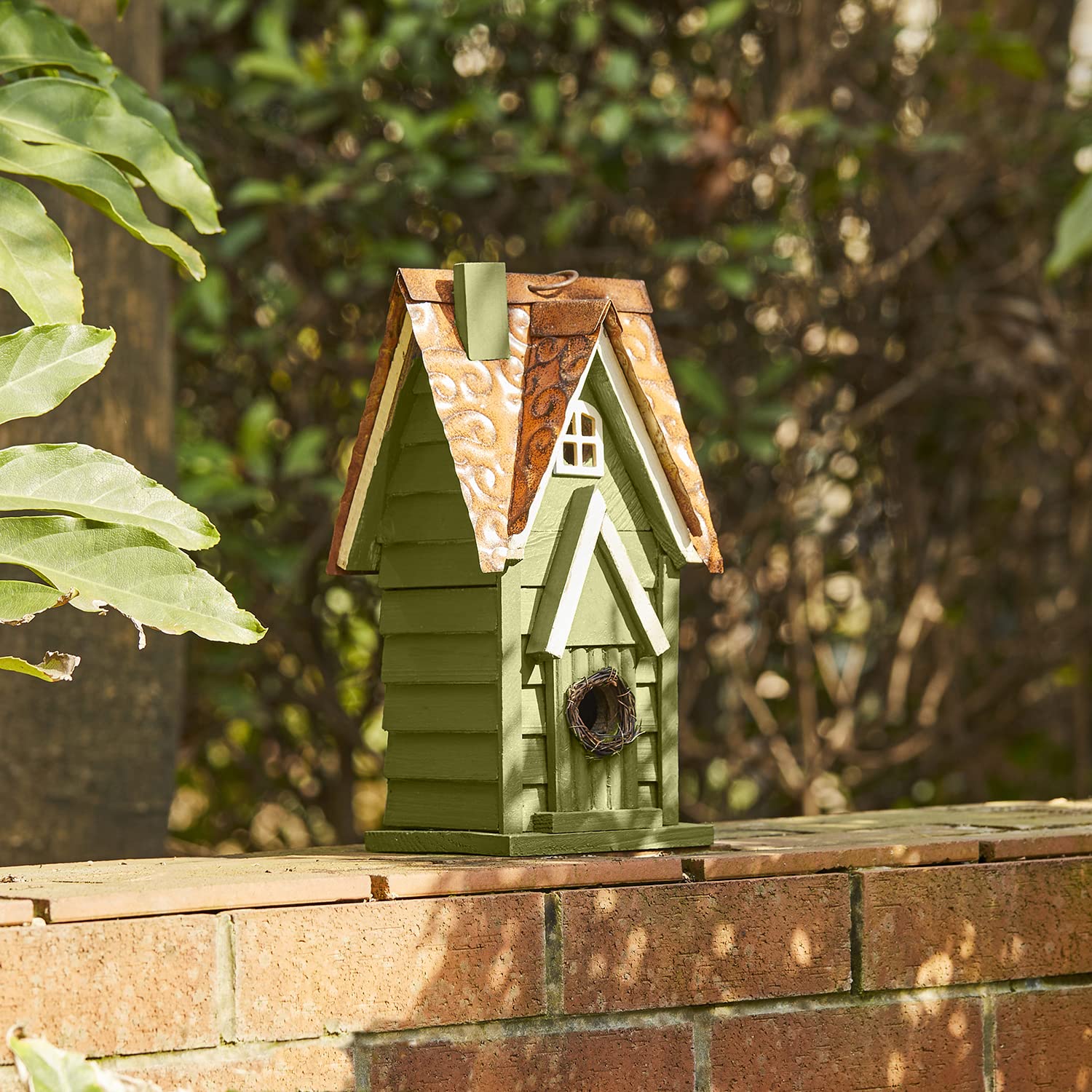 Glitzhome small bird nest bird house suitable for wrens and chickadees