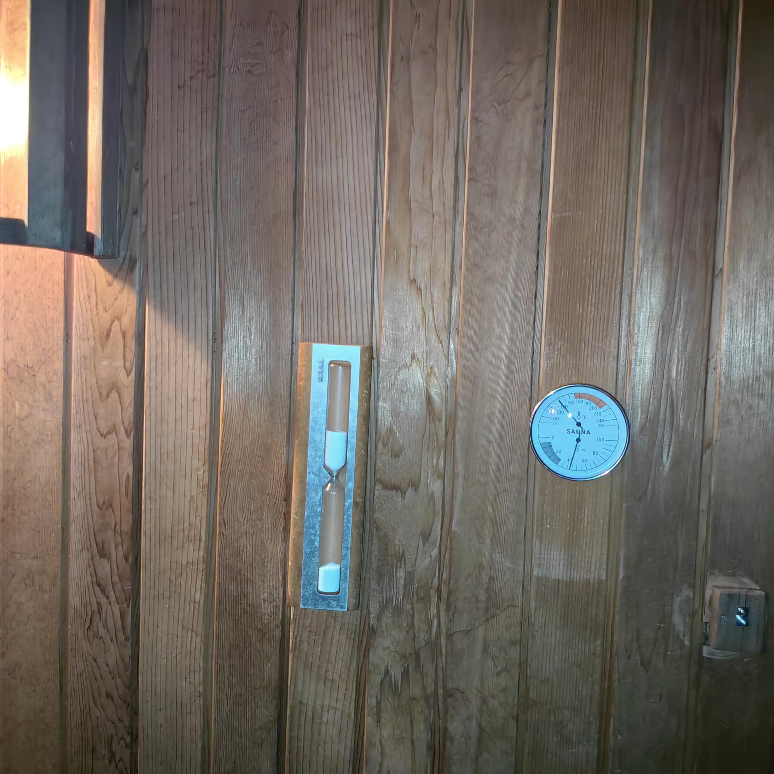 Globotech wall-mount-ready display keeps your sauna neat