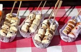 Gmark bamboo paddle skewers suited for catering events and party bites.