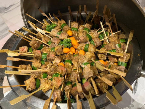 Gmark bamboo paddle skewers simplify kebab prep and grilling.