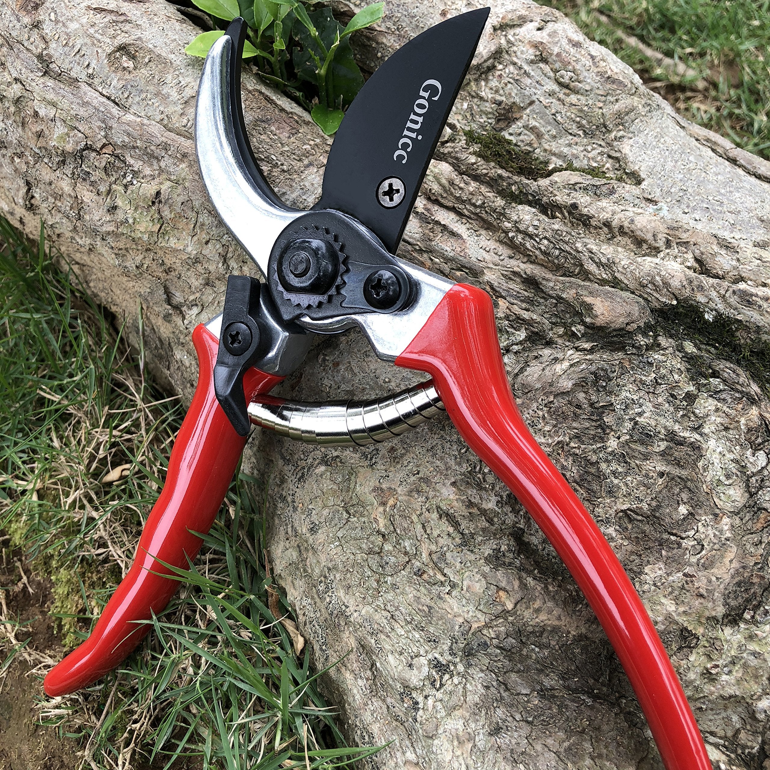 Gonicc bypass pruning shears cutting action in garden work