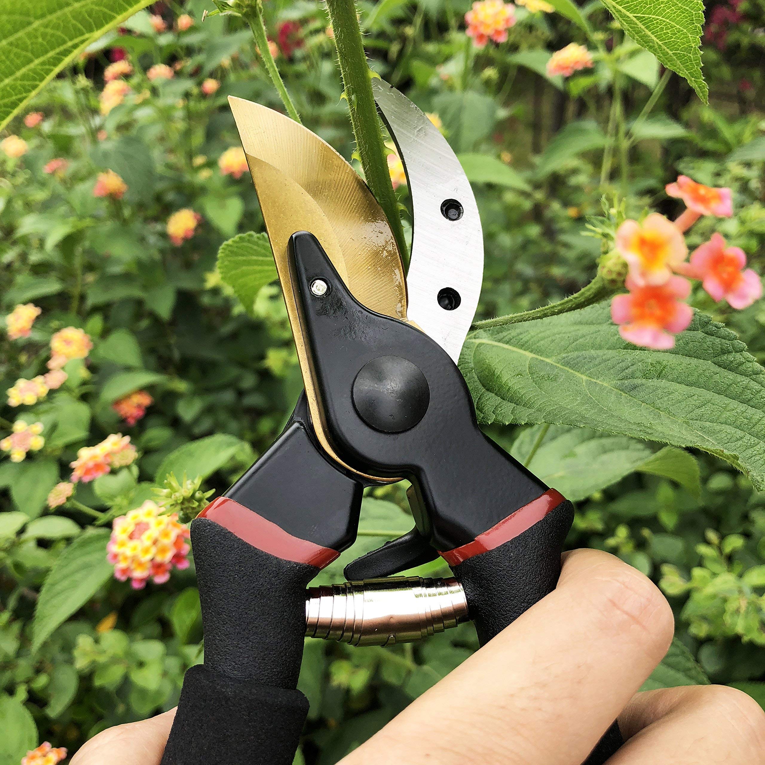 Gonicc drop-forged construction emphasizes durability for heavy garden use.
