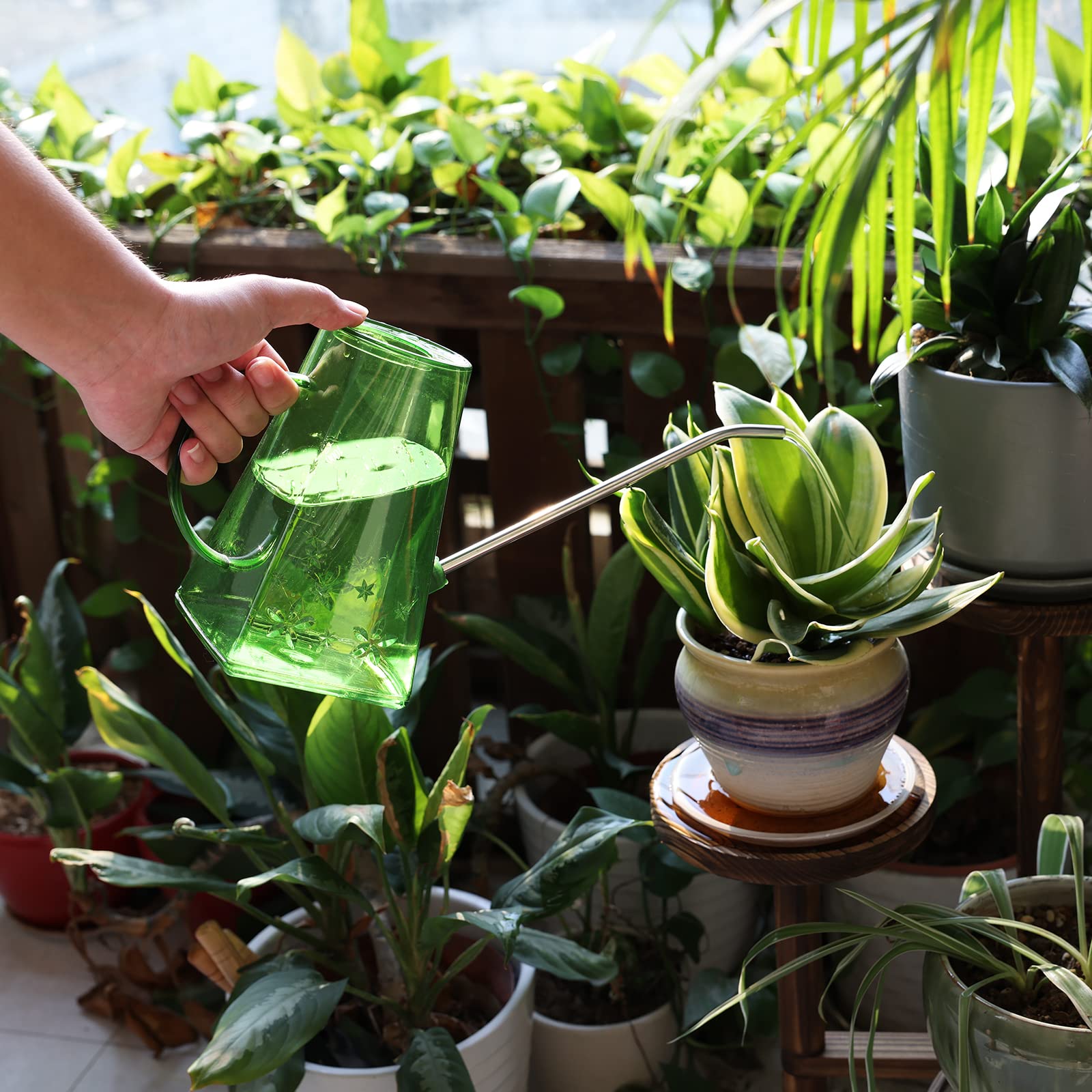 Goowin ergonomic handle for comfortable, effortless watering.