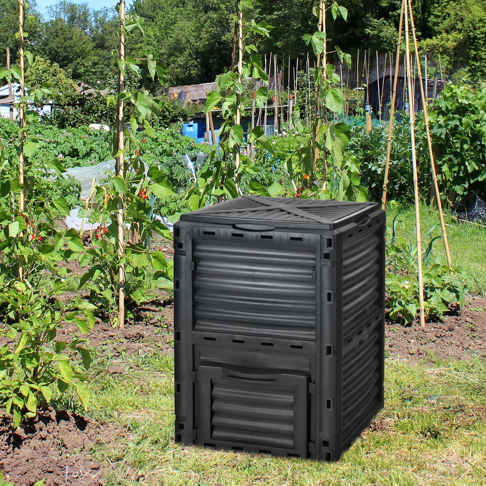 Goplus grounding design promotes drainage and worm access.