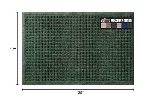 GORILLA GRIP HydroABSORB mat shows deep grooves that scrape dirt from shoes.