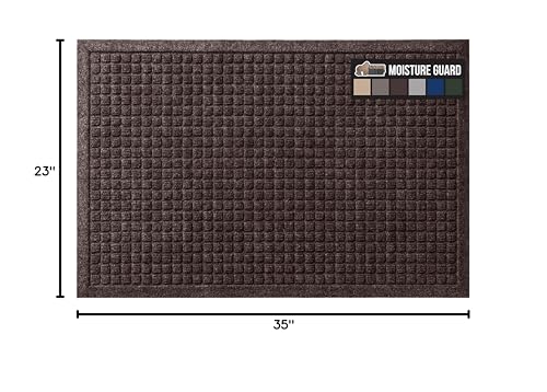 Gorilla Grip HydroAbsorb top-side polyester texture absorbs more water for quick drying.