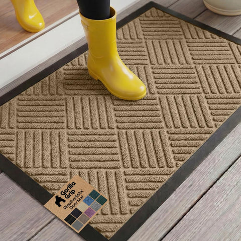 GORILLA GRIP WeatherMAX doormat beige diamond close-up showing texture that traps dirt