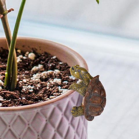 Gosknor compact 8x5 cm plant hanger fits most pots for easy decor.