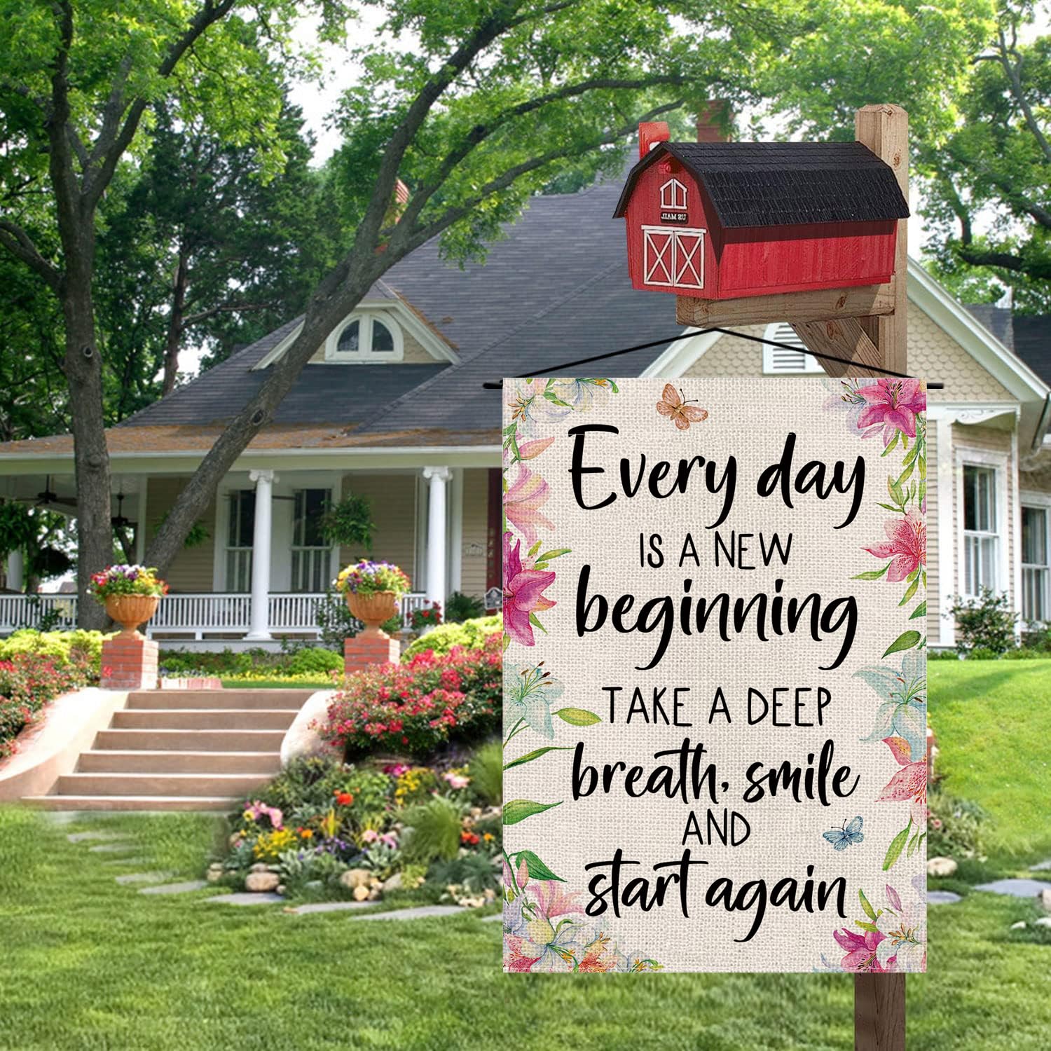 GPGHE versatile garden flag decorates yard and porch with seasonal charm
