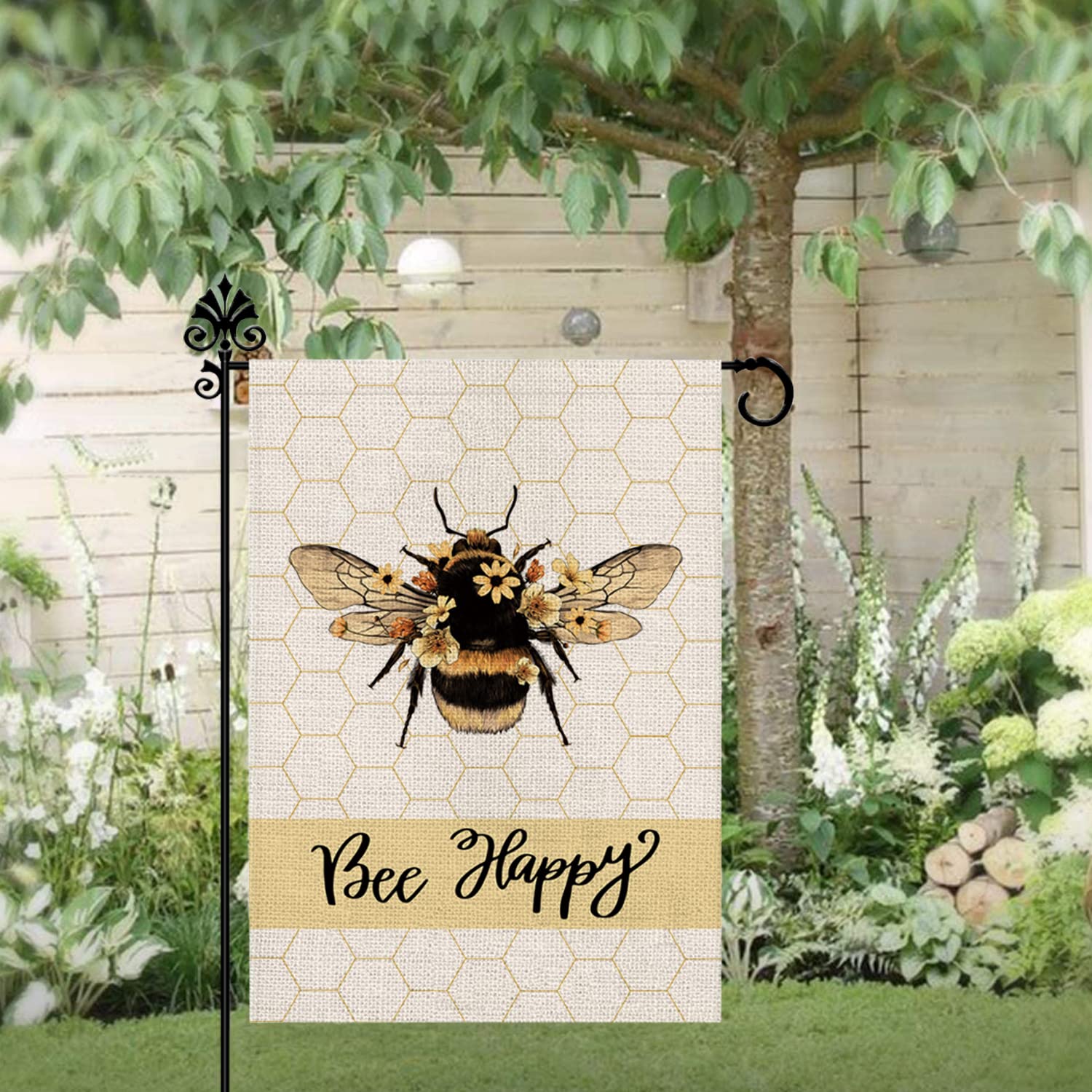 GPGHE Sublimation-printed flag brings bright patterns to your outdoor space