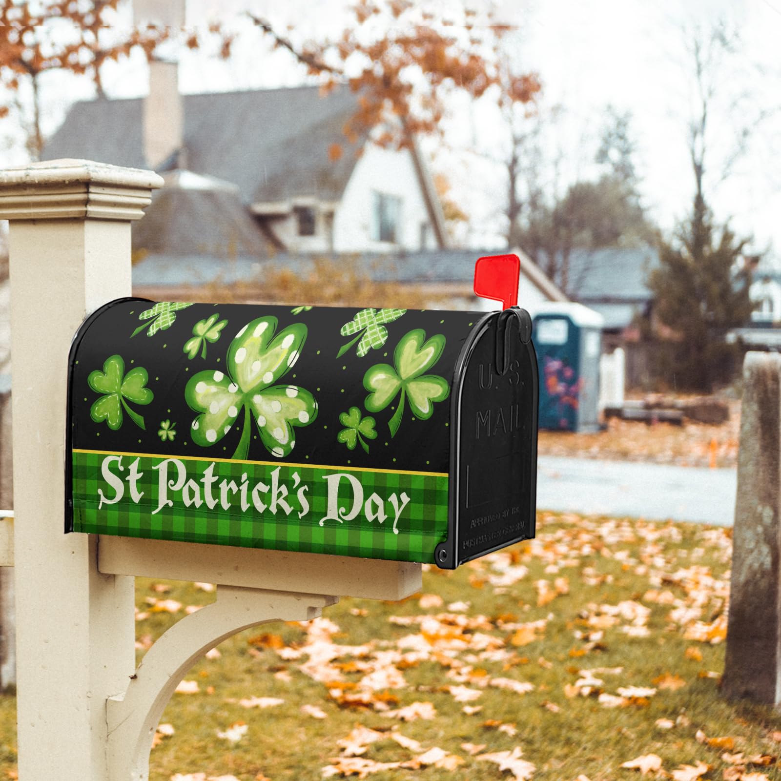 Granbey HD print remains crisp across seasons on mailbox cover