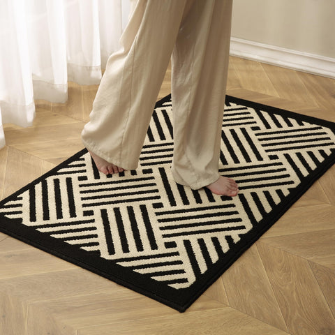 GRANNY SAYS floor-protection mat helps trap dirt and moisture before entering