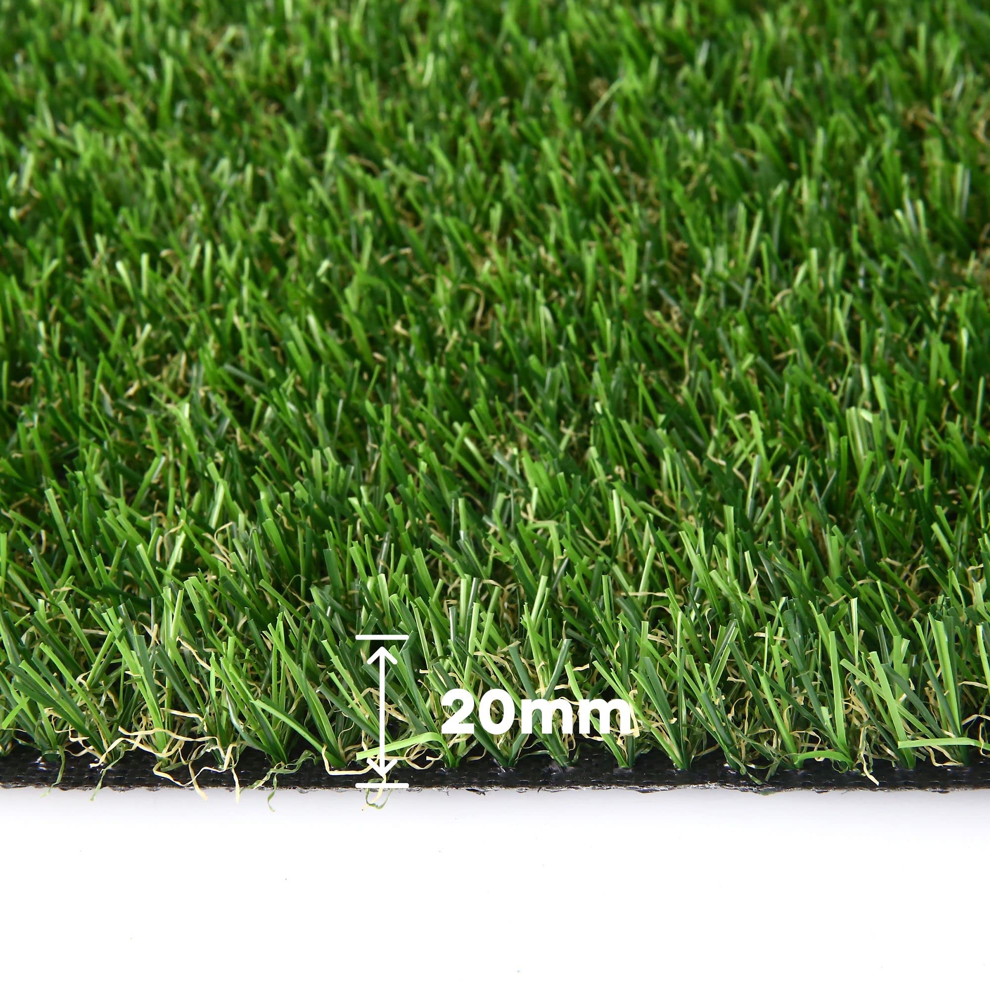 GRASS EXPRESS 20mm pile close-up shows dense blades and durable backing.