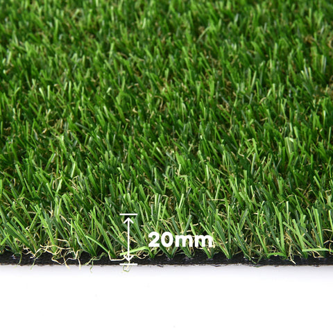 GRASS EXPRESS 20mm pile close-up shows dense blades and durable backing.