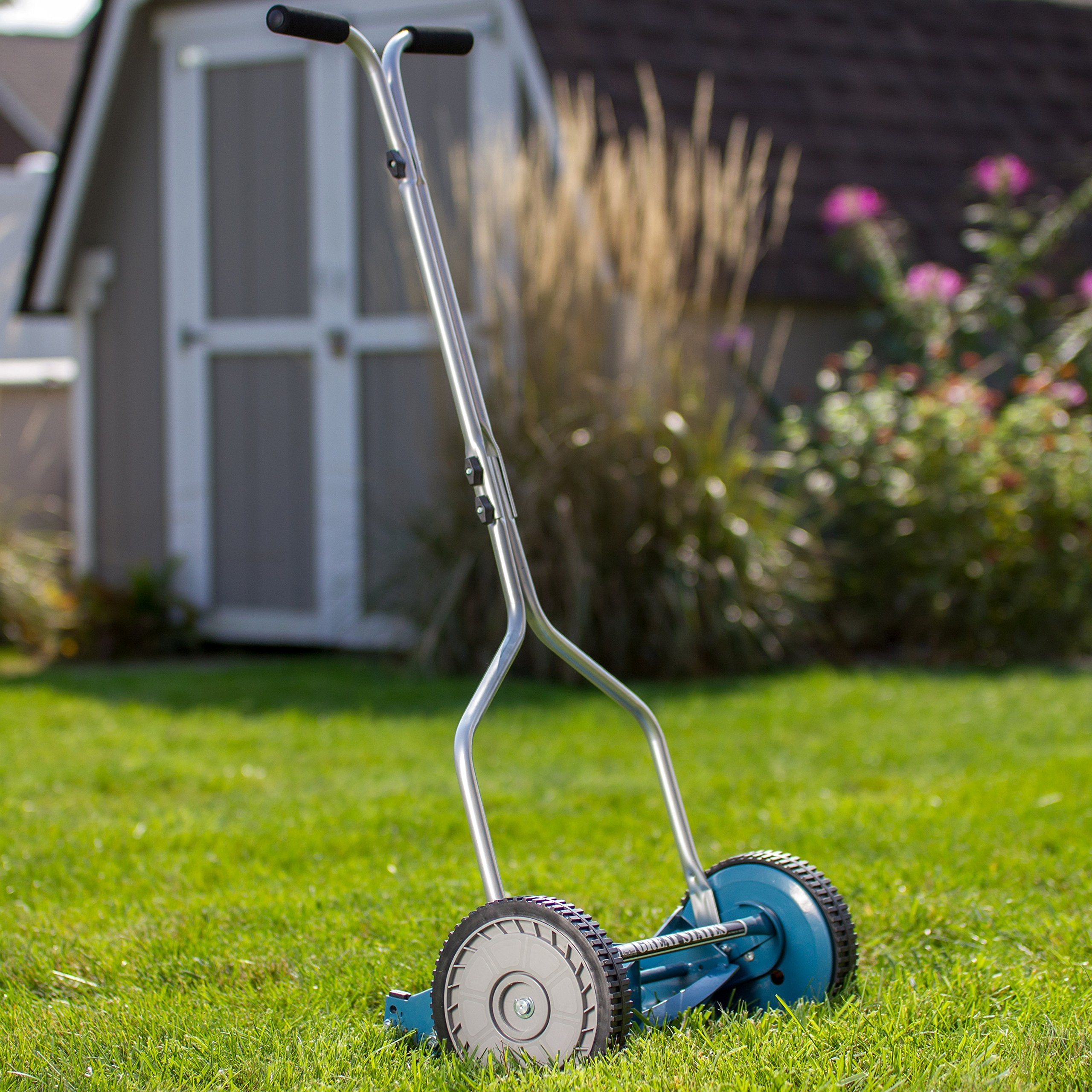 Great States 204-14 eco-friendly lawn care with quiet operation and precise cuts.